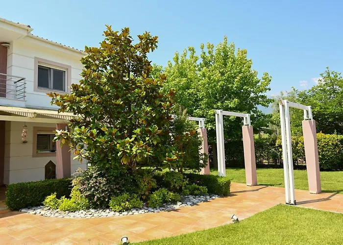 Olympus Riviera Modern Luxury In Villa Leptokaryá